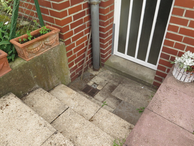 Ulrich Simons - Gartenabfluss